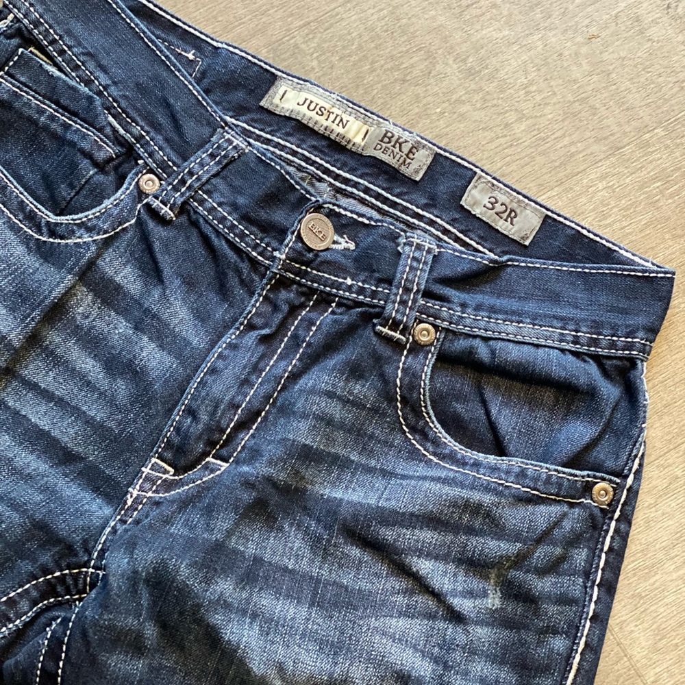 Men’s Buckle Justin Jeans size 32R